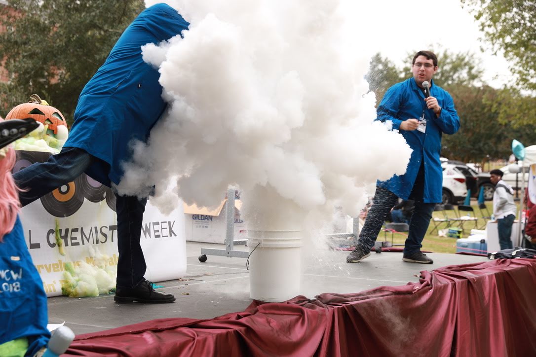 Make-a-Cloud with liquid nitrogen